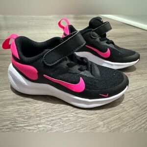 New Toddler Nike Tennis Shoes